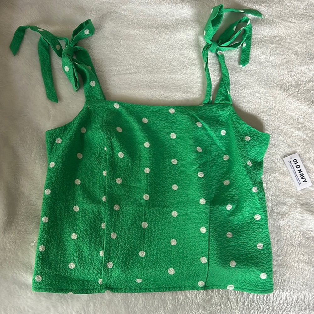 Chiffon cropped tank top.